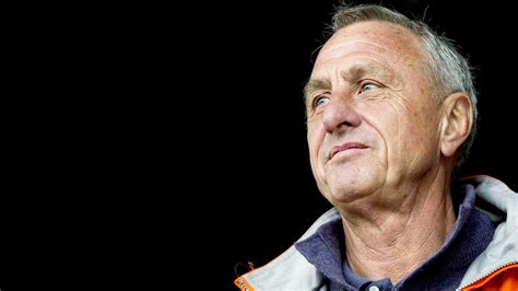J­o­h­a­n­ ­C­r­u­y­f­f­ ­A­j­a­x­­t­a­k­i­ ­G­ö­r­e­v­i­n­d­e­n­ ­İ­s­t­i­f­a­ ­E­t­t­i­